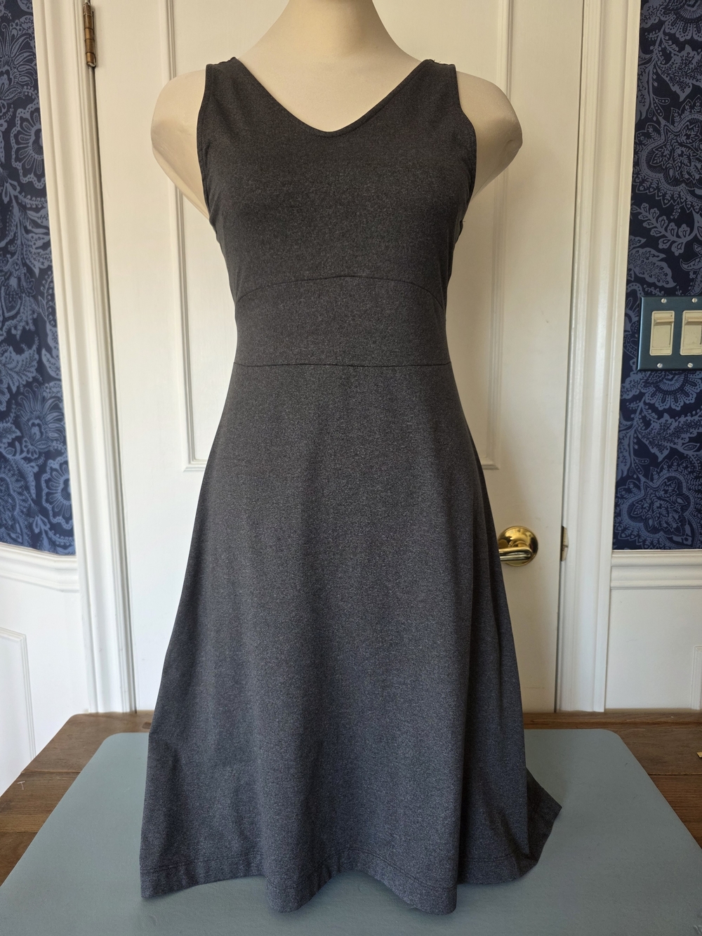 Lolë Heathered Charcoal Grey Active V-Neck Sleeveless Fit & Flare Dress Size S